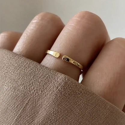 Anello Iniziali Regolabile