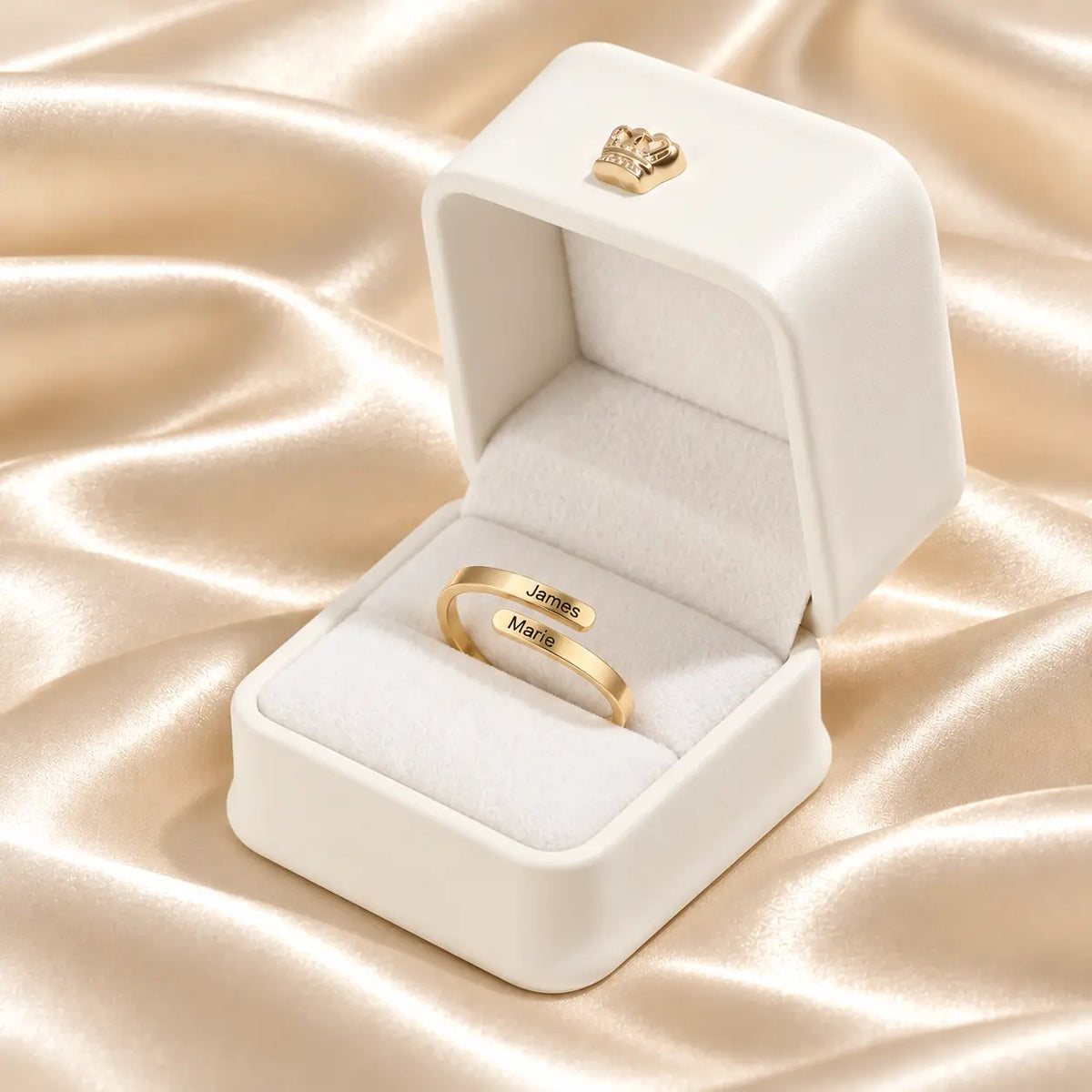 Anello con Nomi Incisi