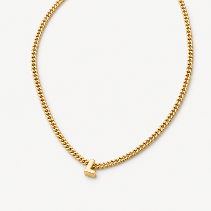 Collana dorata con iniziale L