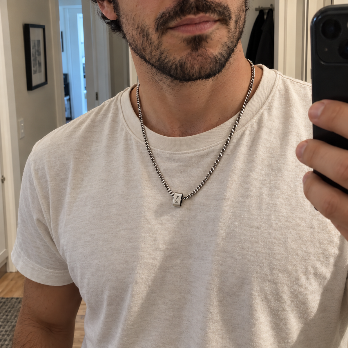 Collana Legami argentata con un nome — selfie allo specchio